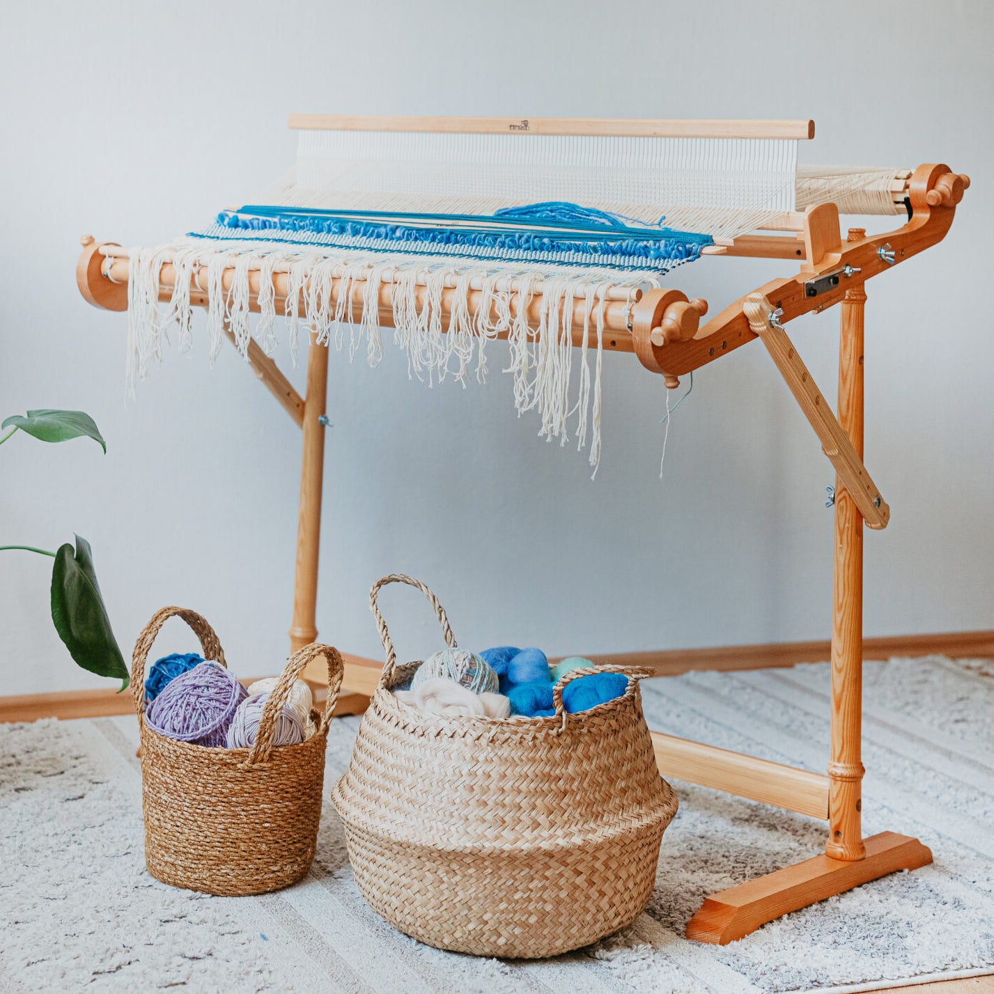 Kromski: Weaving The Harp Forte Rigid Heddle Loom