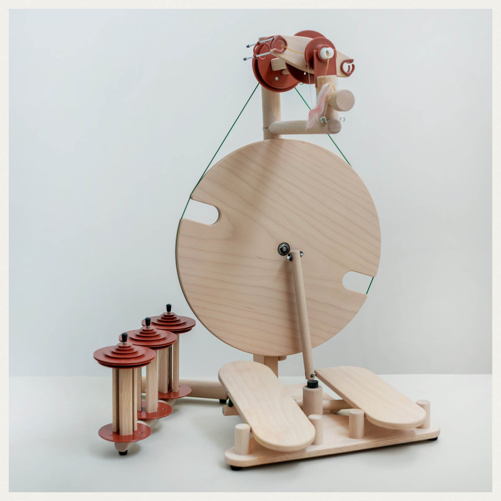 Lojan: Travel Buddy Spinning Wheel with Backpack