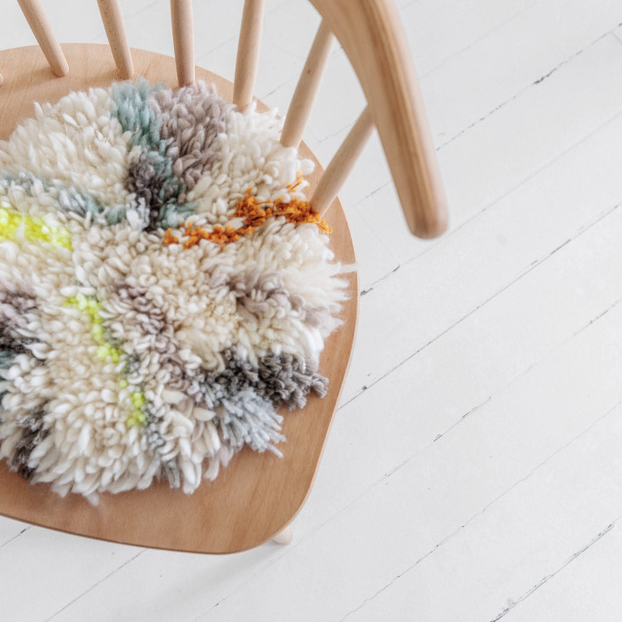 Latch Hook Kit: Circle of Yarn