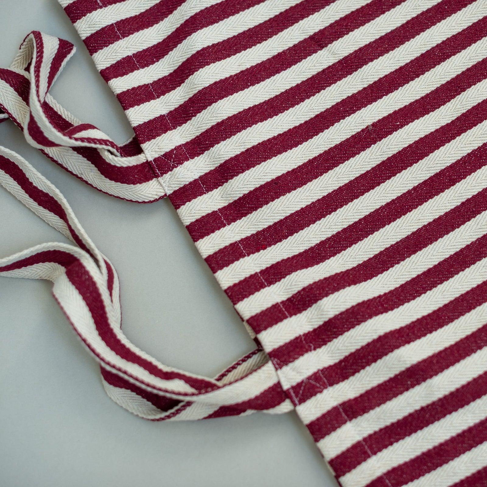 Cotton Stripe Bag in Natural x Burgundy