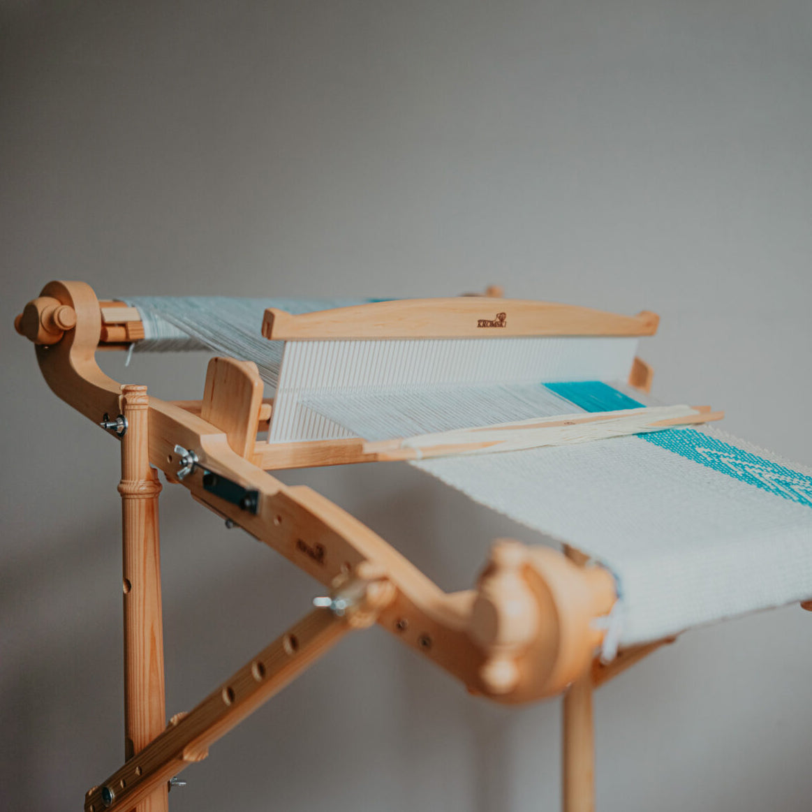 Kromski: Weaving The Harp Forte Rigid Heddle Loom