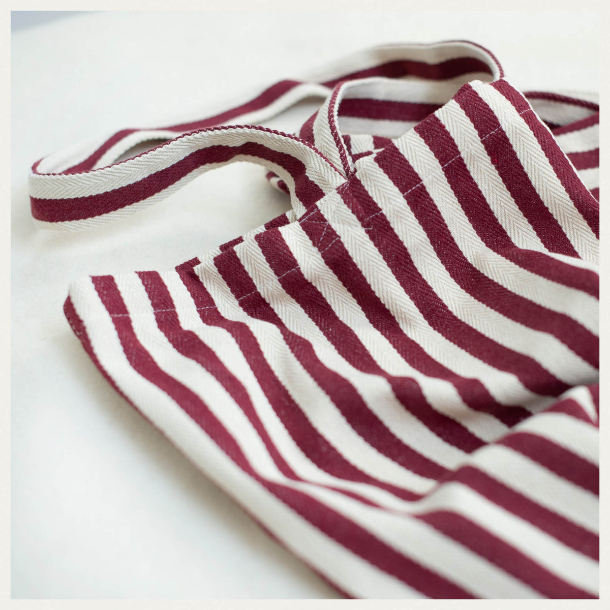 Cotton Stripe Bag in Natural x Burgundy