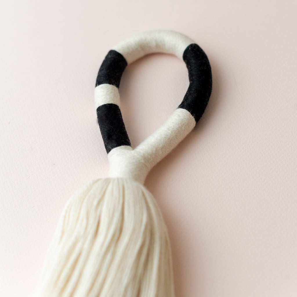 KOEL Handmade: Tassel - White