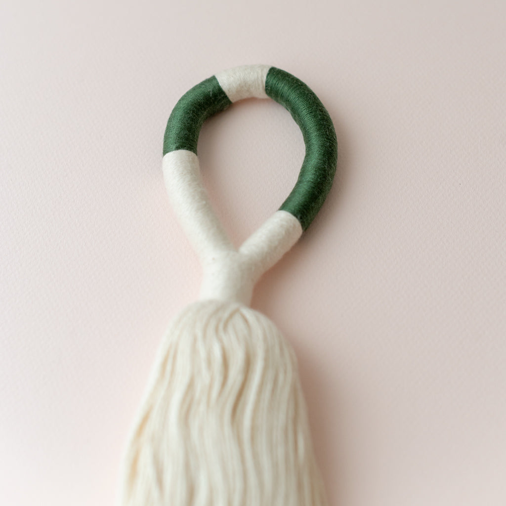 KOEL Handmade: Tassel - White