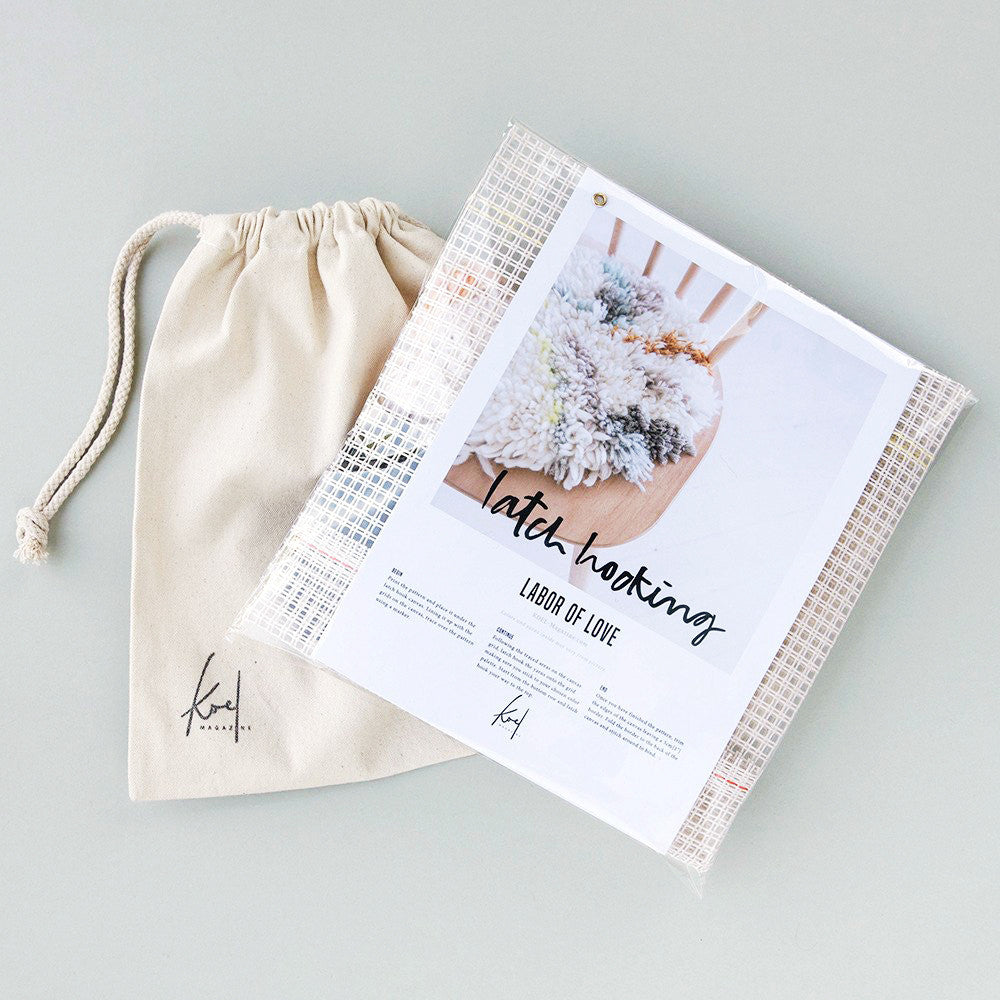 Latch Hook Kit: Circle of Yarn